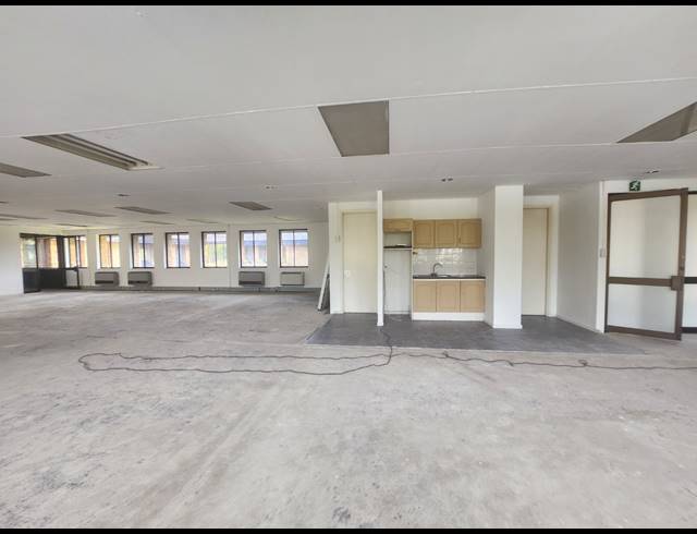 270M² OFFICE TO LET IN VORNA VALLEY